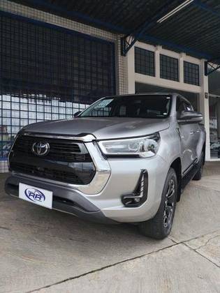 TOYOTA HILUX 2.8 D-4D TURBO DIESEL CD SRX 4X4 AUTOMÁTICO